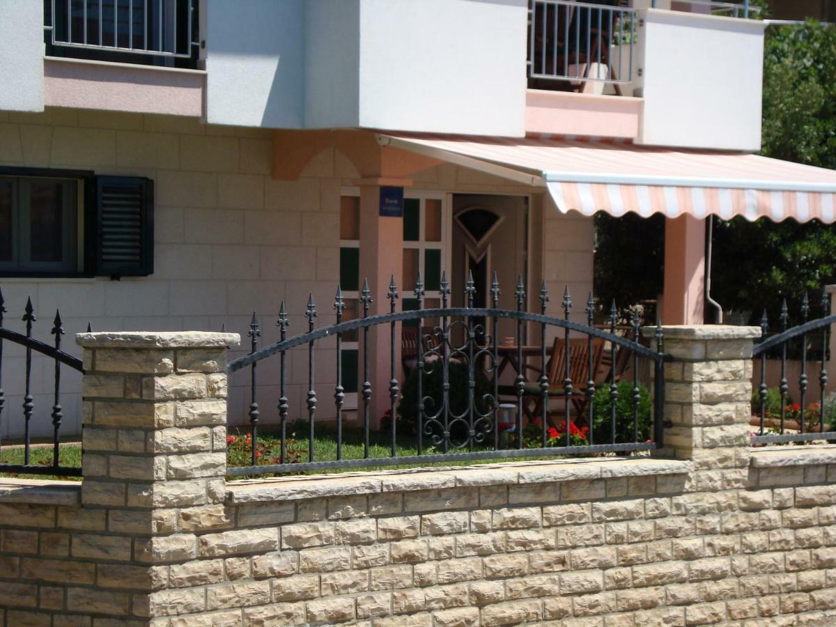 Apartman Strk Sukošan Exterior foto